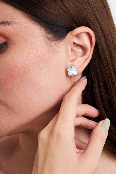 Plated Taşlı Beyaz Yonca 925 Ayar Gümüş Kadın Küpe VKP-7453 - Ventino Silver