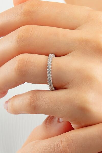 Tek Sıra Tamtur Beyaz Zirkon Taşlı Kadın Gümüş Yüzük VKY-2082 - Ventino Silver